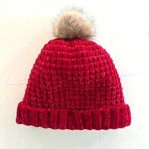 Lands' End Faux Fur Chenielle Red Pom Pom Winter Hat Beanie‎ Women’s Size S/M